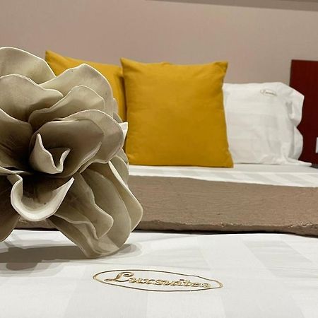 Premium Suites โอฟรีนีออน ภายนอก รูปภาพ