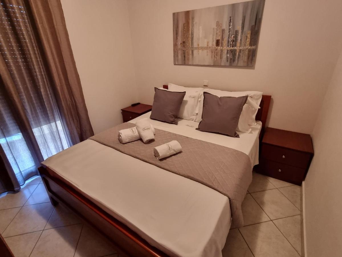Premium Suites โอฟรีนีออน ภายนอก รูปภาพ