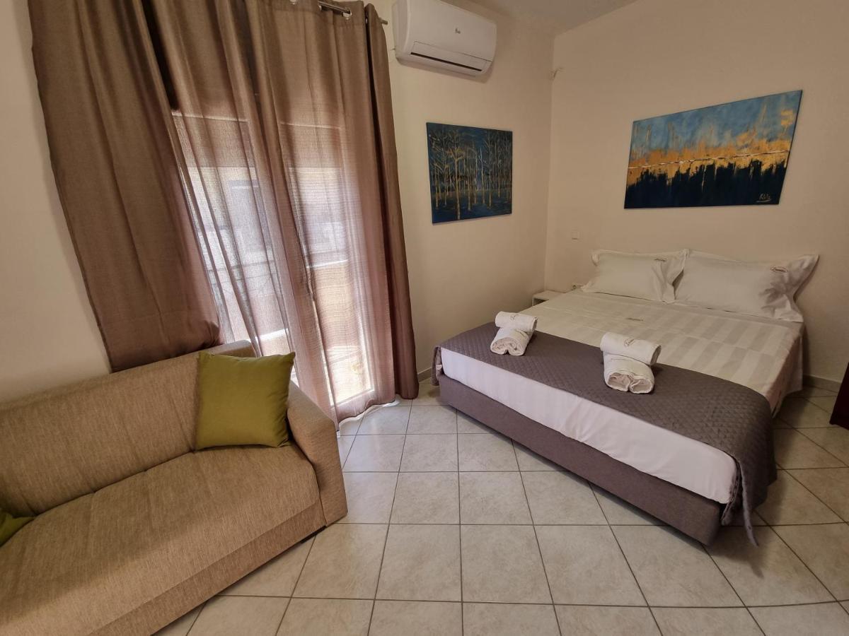 Premium Suites โอฟรีนีออน ภายนอก รูปภาพ