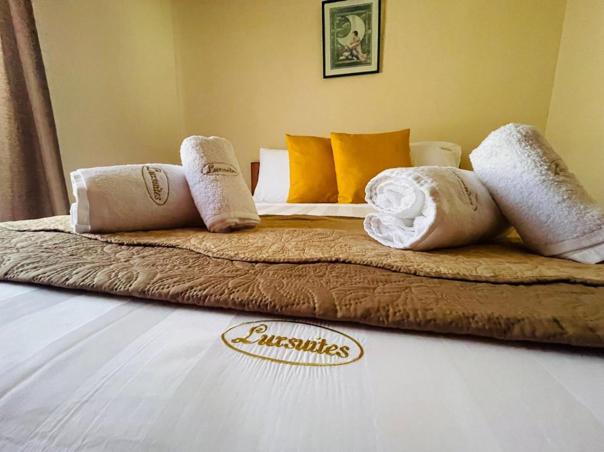 Premium Suites โอฟรีนีออน ภายนอก รูปภาพ