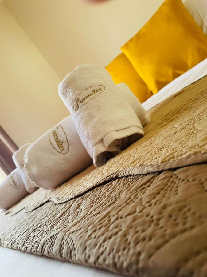 Premium Suites โอฟรีนีออน ภายนอก รูปภาพ