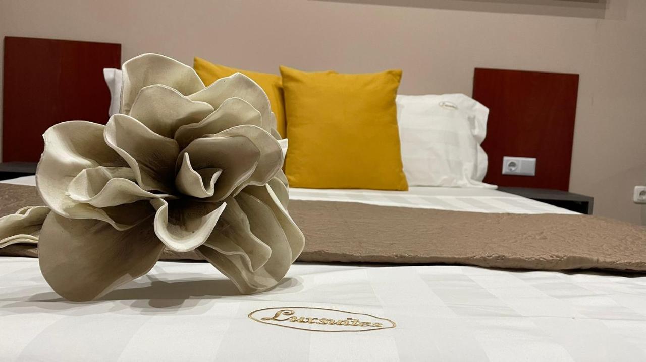 Premium Suites โอฟรีนีออน ภายนอก รูปภาพ