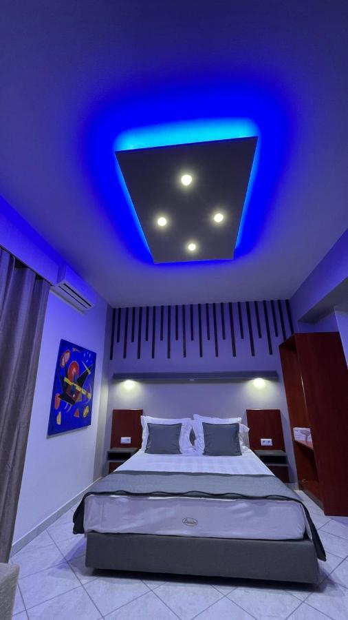 Premium Suites โอฟรีนีออน ภายนอก รูปภาพ