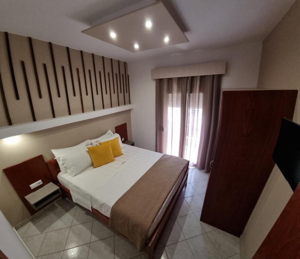 Premium Suites โอฟรีนีออน ภายนอก รูปภาพ