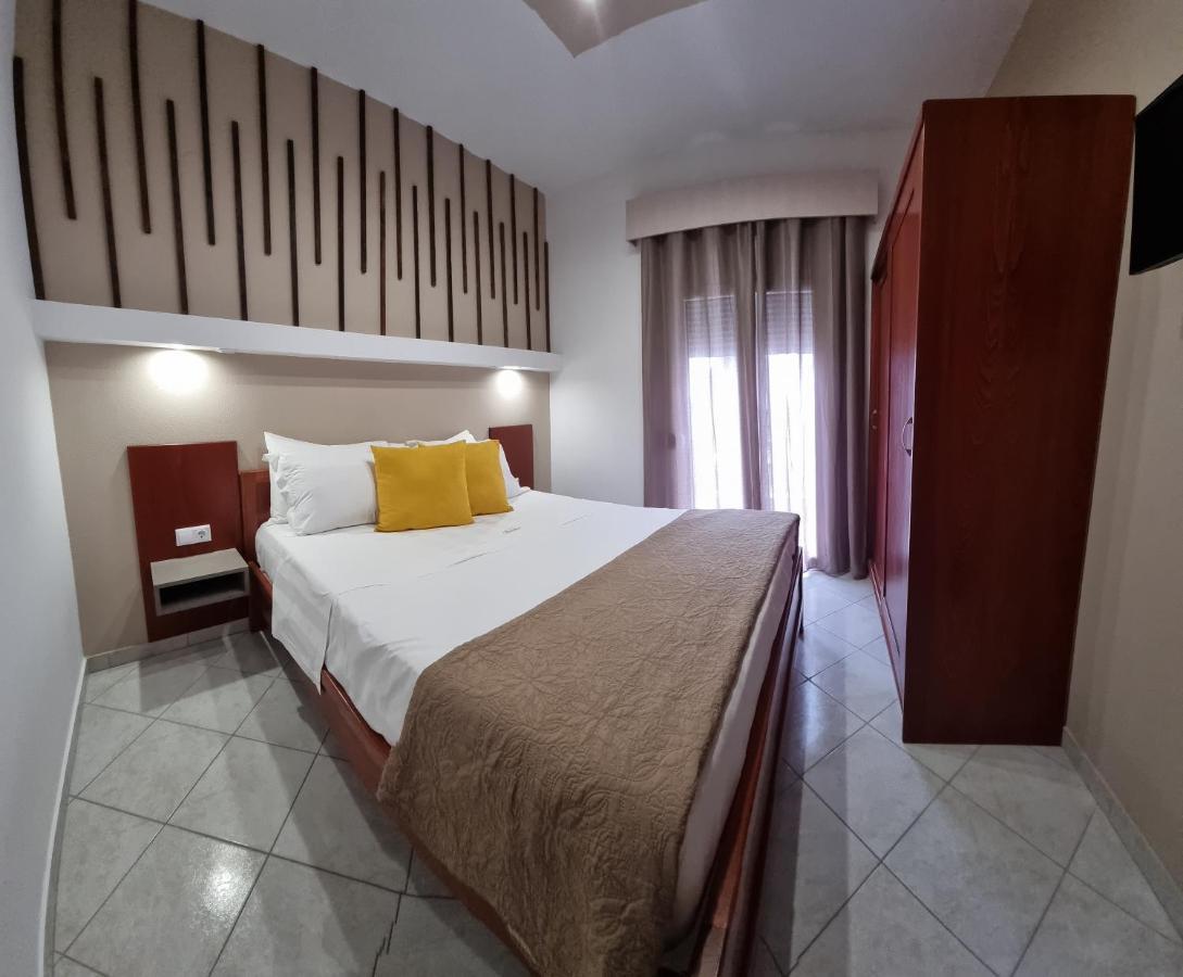 Premium Suites โอฟรีนีออน ภายนอก รูปภาพ