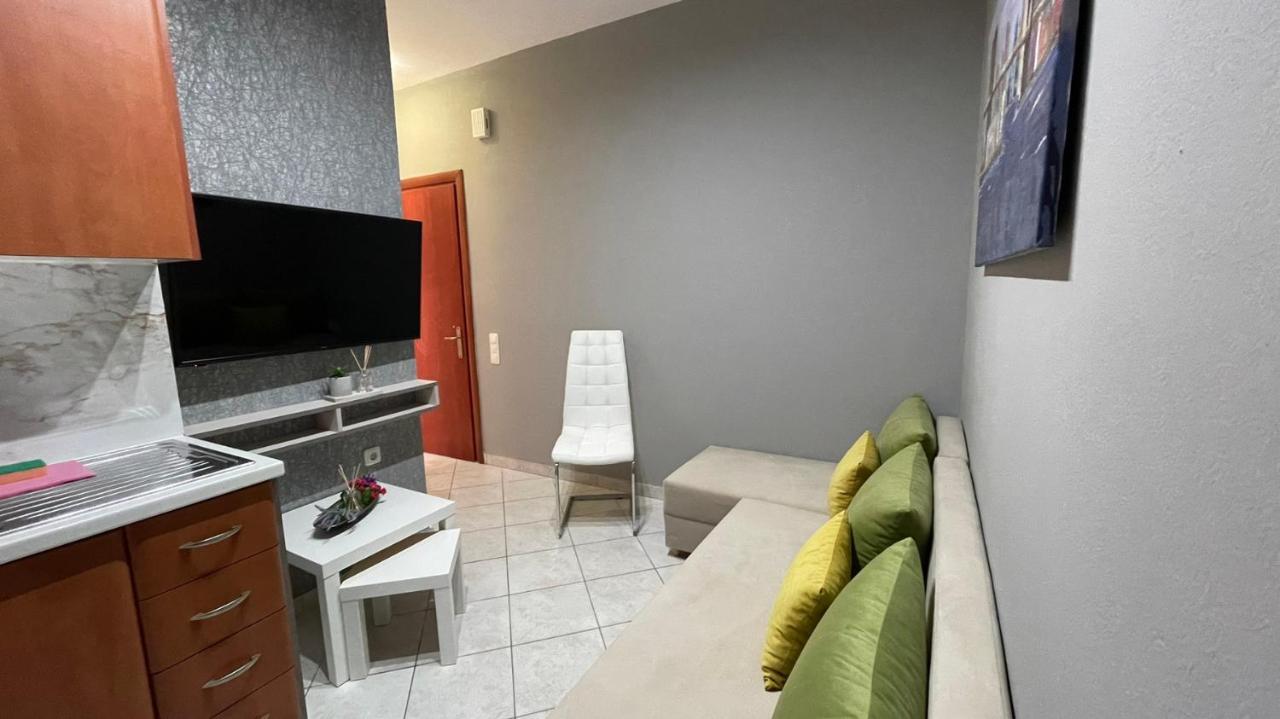 Premium Suites โอฟรีนีออน ภายนอก รูปภาพ