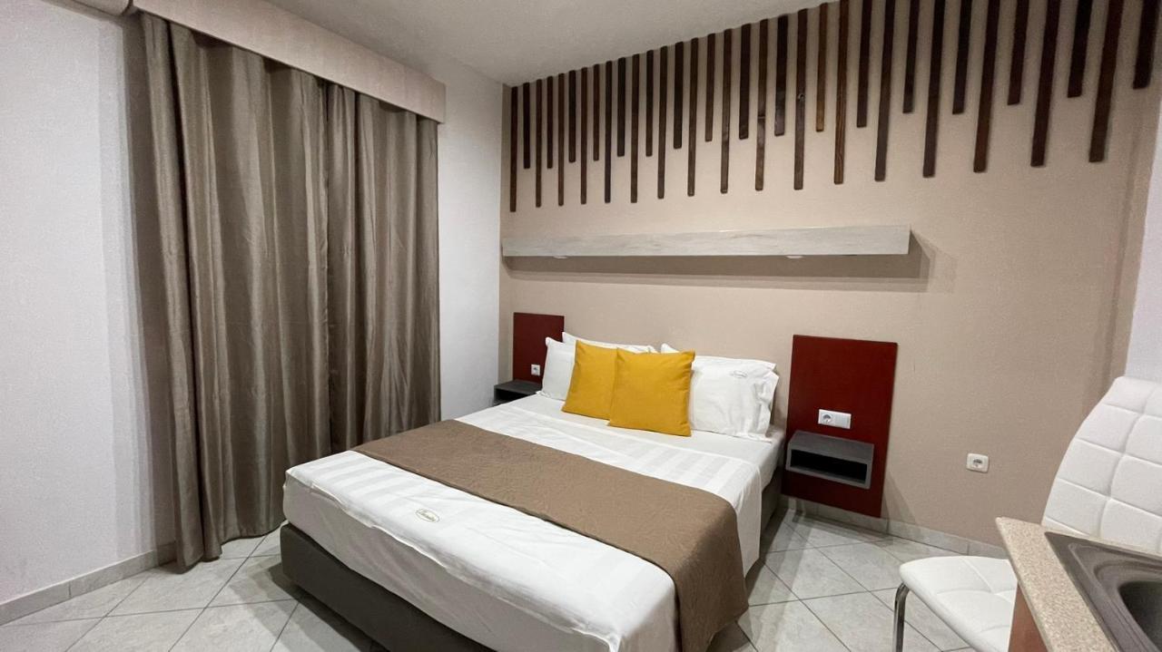 Premium Suites โอฟรีนีออน ภายนอก รูปภาพ