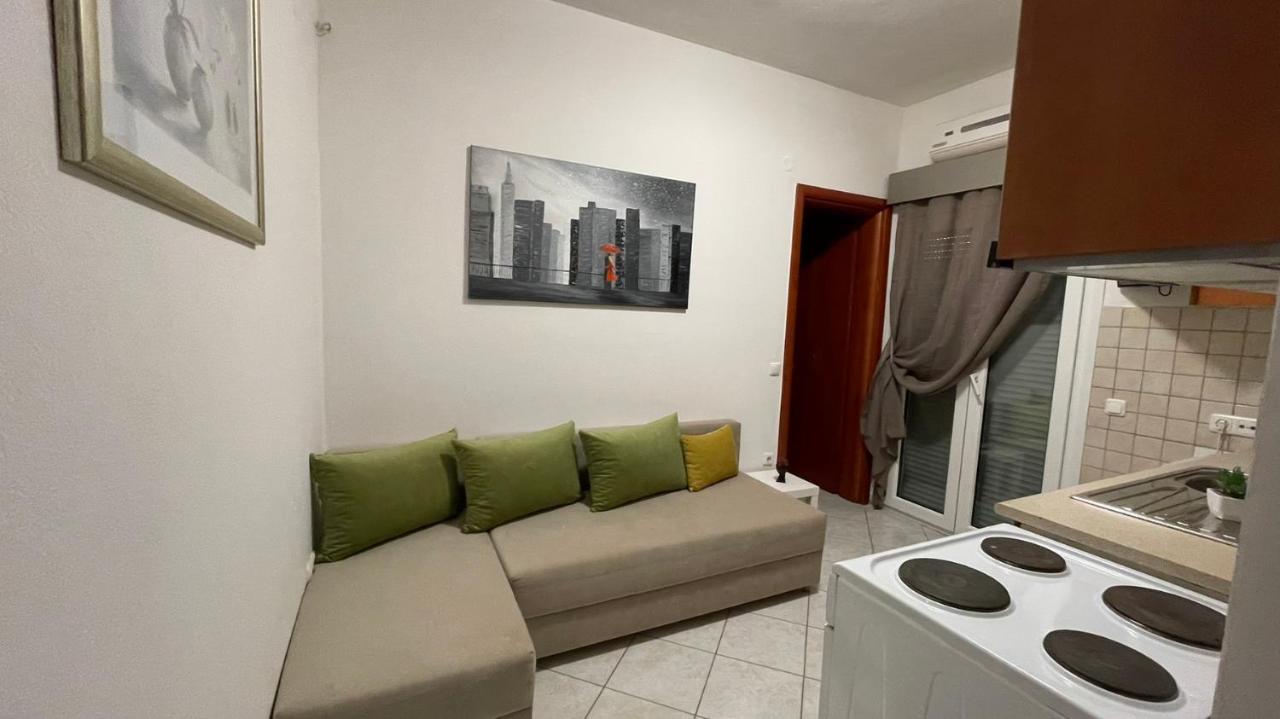 Premium Suites โอฟรีนีออน ภายนอก รูปภาพ