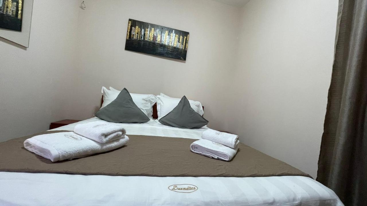 Premium Suites โอฟรีนีออน ภายนอก รูปภาพ